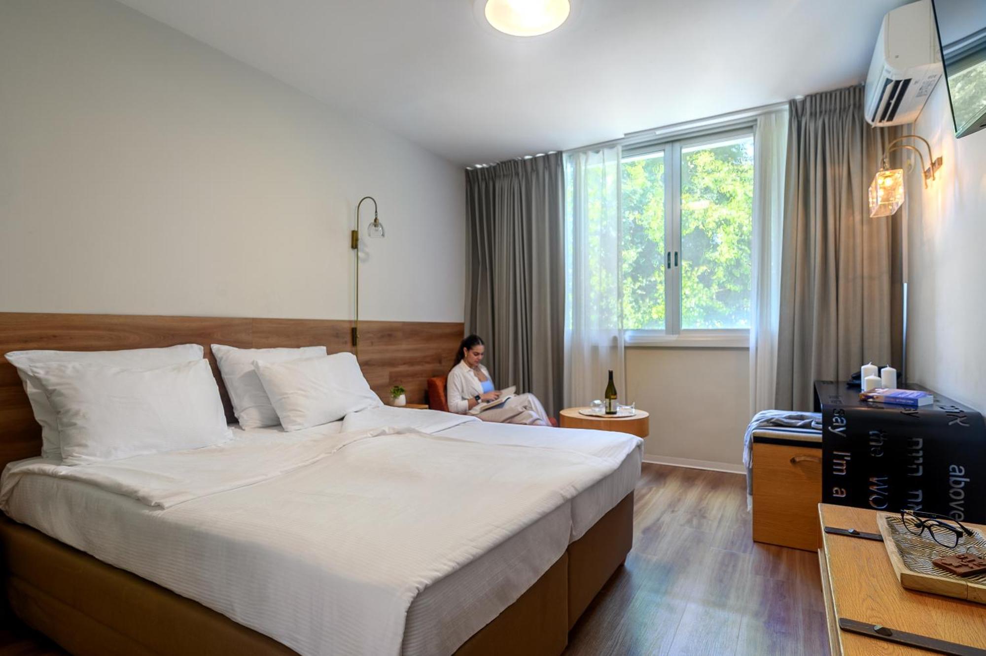 Hotel Beit Maimon Zihron Yaakov Quarto foto